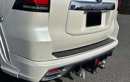 Toyota Land Cruiser Prado 150 рестайлинг 2, 2022 год, 3 390 000 рублей, 7 фотография