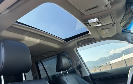 Toyota Land Cruiser Prado 150 рестайлинг 2, 2022 год, 3 390 000 рублей, 19 фотография