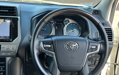 Toyota Land Cruiser Prado 150 рестайлинг 2, 2022 год, 3 390 000 рублей, 16 фотография
