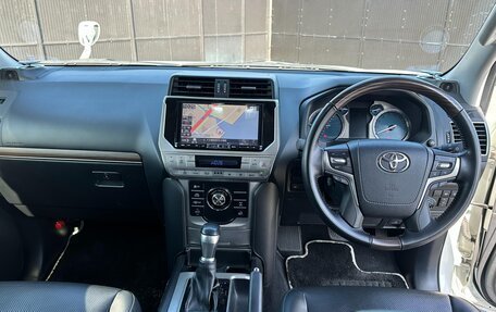 Toyota Land Cruiser Prado 150 рестайлинг 2, 2022 год, 3 390 000 рублей, 15 фотография
