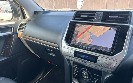 Toyota Land Cruiser Prado 150 рестайлинг 2, 2022 год, 3 390 000 рублей, 23 фотография