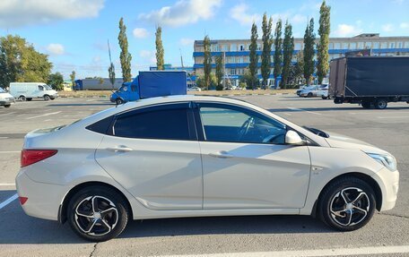 Hyundai Solaris II рестайлинг, 2016 год, 1 000 000 рублей, 2 фотография