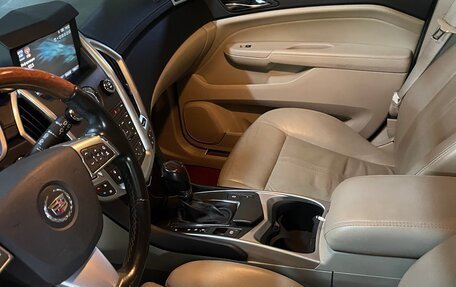 Cadillac SRX II рестайлинг, 2011 год, 1 200 000 рублей, 10 фотография