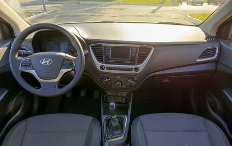 Hyundai Solaris II рестайлинг, 2017 год, 1 090 000 рублей, 17 фотография