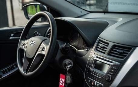 Hyundai Solaris II рестайлинг, 2015 год, 1 099 000 рублей, 13 фотография