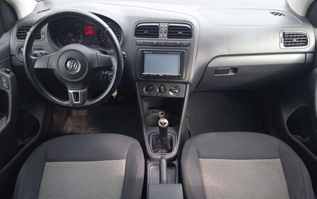 Volkswagen Polo VI (EU Market), 2012 год, 700 000 рублей, 11 фотография