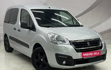 Peugeot Partner II рестайлинг 2, 2022 год, 2 025 000 рублей, 3 фотография