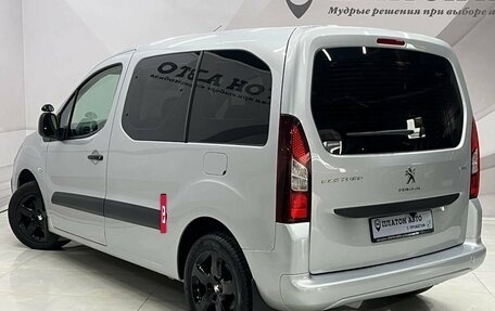 Peugeot Partner II рестайлинг 2, 2022 год, 2 025 000 рублей, 7 фотография