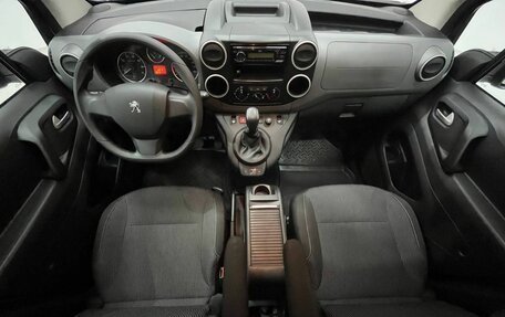 Peugeot Partner II рестайлинг 2, 2022 год, 2 025 000 рублей, 9 фотография
