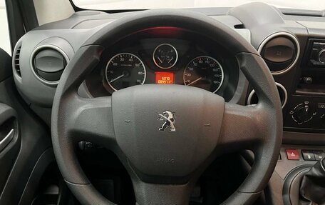 Peugeot Partner II рестайлинг 2, 2022 год, 2 025 000 рублей, 11 фотография
