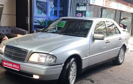 Mercedes-Benz C-Класс, 1995 год, 380 000 рублей, 3 фотография