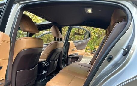 Lexus ES VII, 2021 год, 2 605 000 рублей, 14 фотография