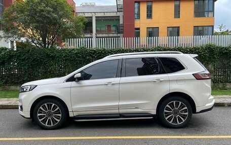 Ford Edge II рестайлинг, 2021 год, 2 300 000 рублей, 5 фотография