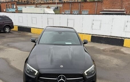 Mercedes-Benz E-Класс, 2020 год, 3 950 000 рублей, 2 фотография
