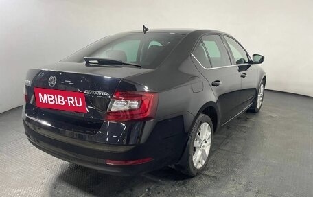 Skoda Octavia, 2018 год, 1 990 000 рублей, 4 фотография