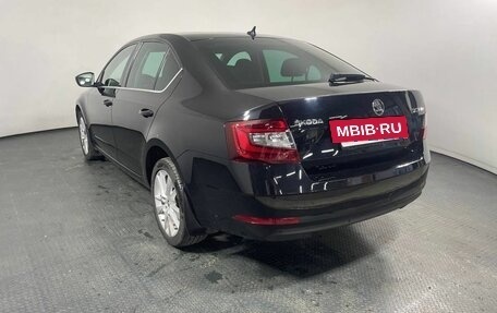 Skoda Octavia, 2018 год, 1 990 000 рублей, 6 фотография