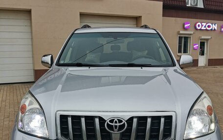 Toyota Land Cruiser Prado 120 рестайлинг, 2008 год, 1 900 000 рублей, 1 фотография