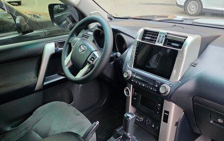 Toyota Land Cruiser Prado 150 рестайлинг 2, 2011 год, 2 900 000 рублей, 11 фотография