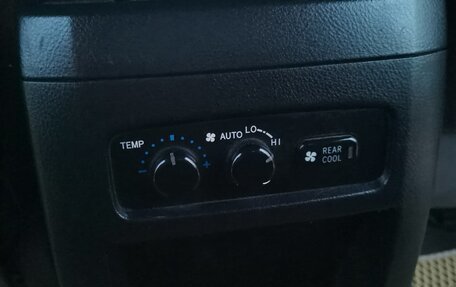 Toyota Land Cruiser Prado 120 рестайлинг, 2008 год, 1 900 000 рублей, 12 фотография