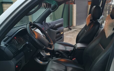 Toyota Land Cruiser Prado 120 рестайлинг, 2008 год, 1 900 000 рублей, 25 фотография