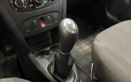Renault Logan II, 2018 год, 795 000 рублей, 18 фотография