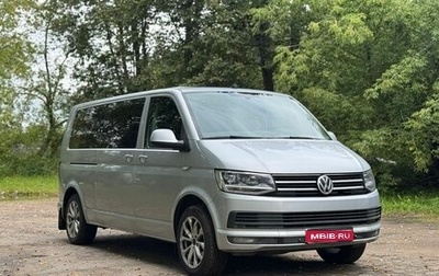 Volkswagen Caravelle T6 рестайлинг, 2018 год, 2 550 000 рублей, 1 фотография