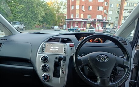 Toyota Ractis I, 2010 год, 915 000 рублей, 3 фотография