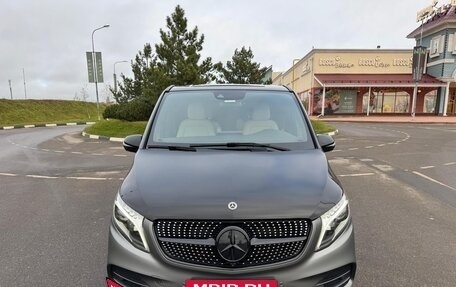 Mercedes-Benz V-Класс, 2022 год, 8 200 000 рублей, 3 фотография