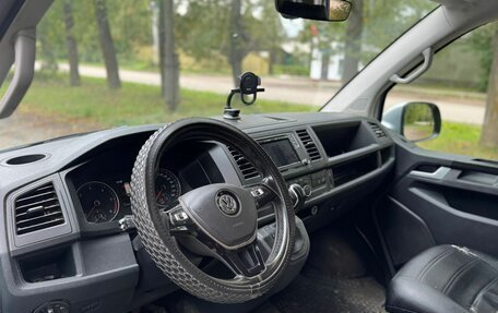 Volkswagen Caravelle T6 рестайлинг, 2018 год, 2 550 000 рублей, 9 фотография
