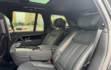 Land Rover Range Rover IV рестайлинг, 2025 год, 26 875 000 рублей, 28 фотография