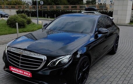 Mercedes-Benz E-Класс, 2019 год, 2 700 000 рублей, 2 фотография
