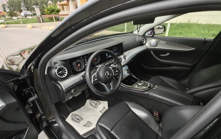 Mercedes-Benz E-Класс, 2019 год, 2 700 000 рублей, 15 фотография
