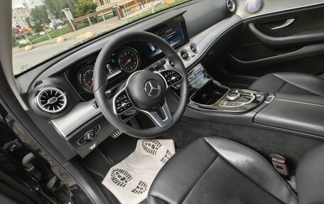 Mercedes-Benz E-Класс, 2019 год, 2 700 000 рублей, 18 фотография