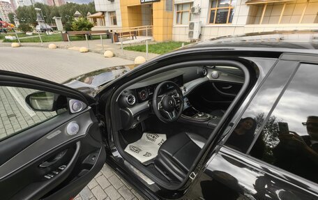 Mercedes-Benz E-Класс, 2019 год, 2 700 000 рублей, 24 фотография