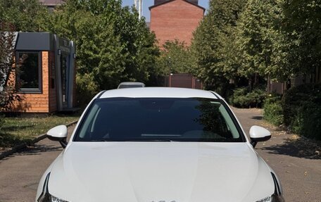 KIA K5, 2022 год, 1 650 000 рублей, 2 фотография