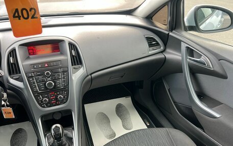 Opel Astra J, 2011 год, 799 999 рублей, 14 фотография