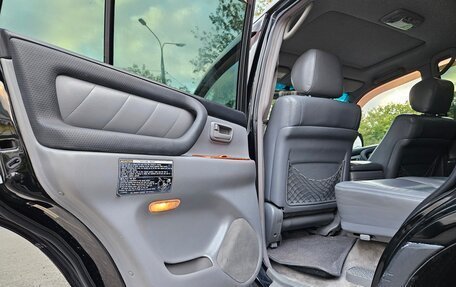 Toyota Land Cruiser 100 рестайлинг 2, 2003 год, 2 600 000 рублей, 13 фотография
