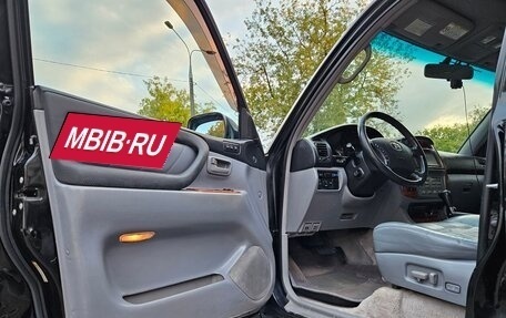 Toyota Land Cruiser 100 рестайлинг 2, 2003 год, 2 600 000 рублей, 11 фотография
