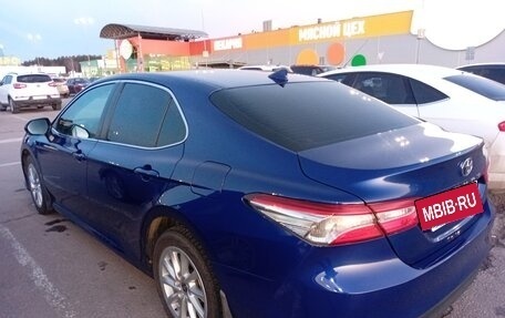 Toyota Camry, 2021 год, 3 800 000 рублей, 9 фотография