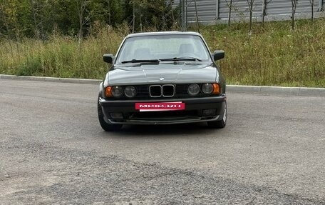 BMW 5 серия, 1989 год, 400 000 рублей, 3 фотография
