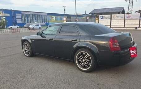 Chrysler 300C II, 2005 год, 1 950 000 рублей, 2 фотография