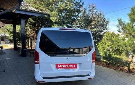 Mercedes-Benz V-Класс, 2018 год, 5 950 000 рублей, 3 фотография