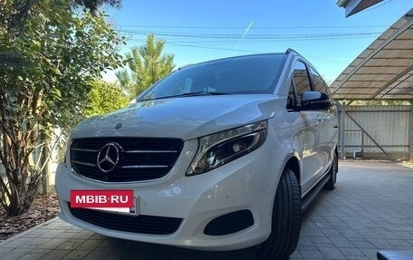Mercedes-Benz V-Класс, 2018 год, 5 950 000 рублей, 8 фотография