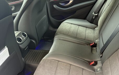 Mercedes-Benz E-Класс, 2022 год, 7 500 000 рублей, 5 фотография