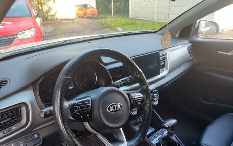 KIA Stonic, 2018 год, 1 400 000 рублей, 6 фотография