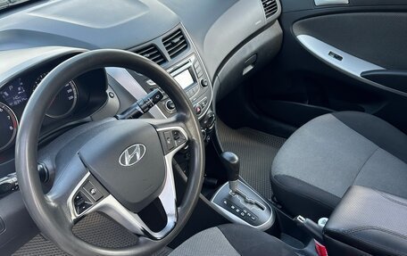 Hyundai Solaris II рестайлинг, 2013 год, 800 000 рублей, 9 фотография