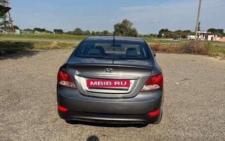 Hyundai Solaris II рестайлинг, 2013 год, 800 000 рублей, 5 фотография