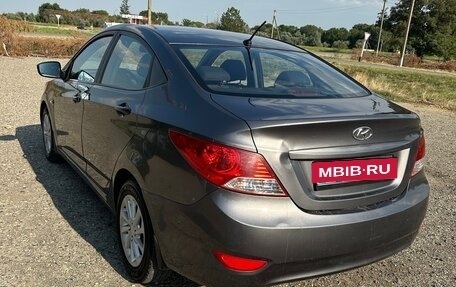 Hyundai Solaris II рестайлинг, 2013 год, 800 000 рублей, 6 фотография