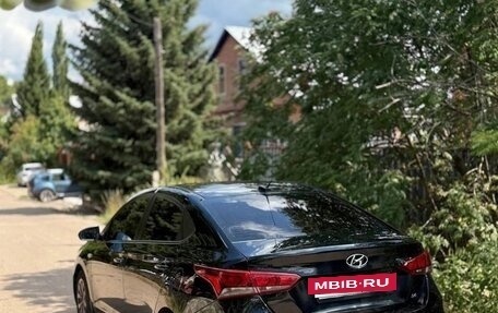 Hyundai Solaris II рестайлинг, 2017 год, 890 000 рублей, 2 фотография