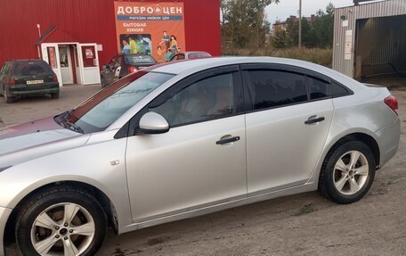 Chevrolet Cruze II, 2011 год, 580 000 рублей, 4 фотография